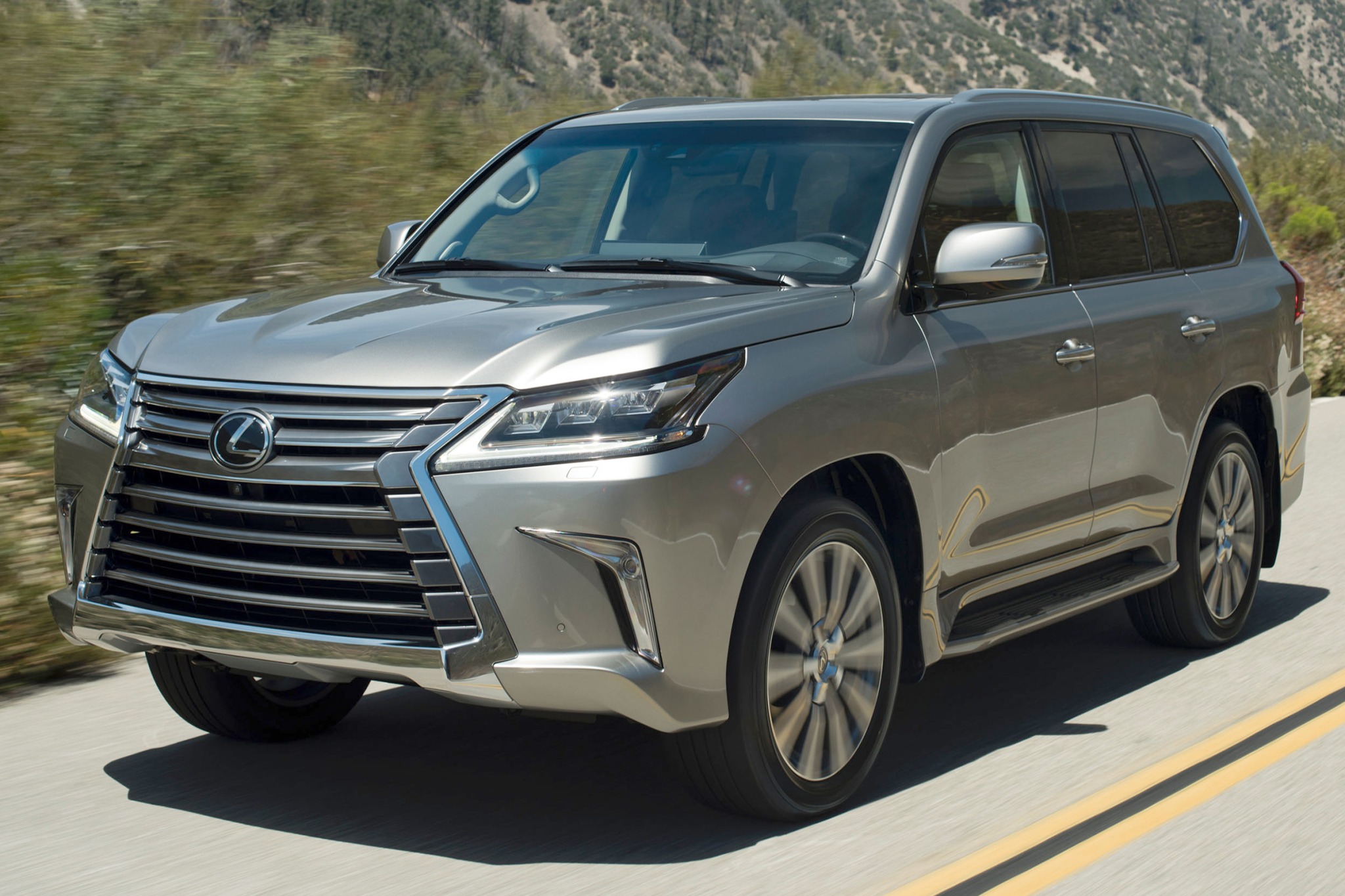 Lexus 570 2016
